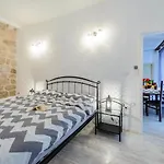 Apartments And Room Le Petit Nono